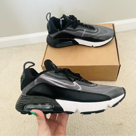 Nike | Shoes | Nike Air 290 Size Womens 05 | Poshmark